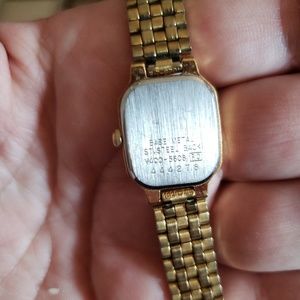 Seiko Accessories - SEIKO thin femanine watch Seiko Accessories - SEIKO thin femanine watch